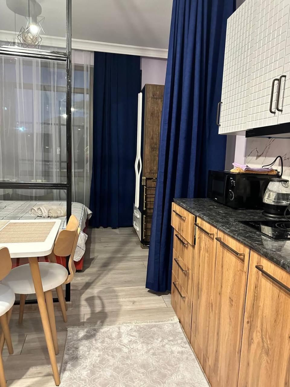 Apartment Merabi Batumi Exterior foto